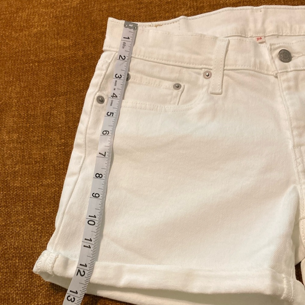 Levi's White Jean Shorts Classic Denim Style - Picture 3 of 7